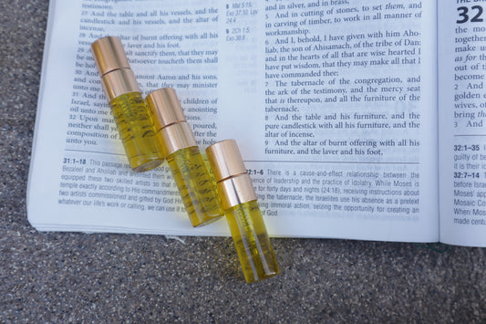 Exodus 30 Biblical Anointing Oil – Prayer, Healing & Spiritual Warfare